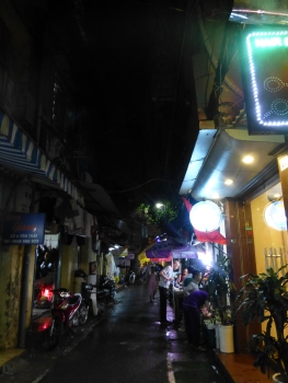 Rua do nosso hotel em Hanoi